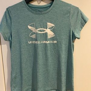 Underarmour girls performance tee